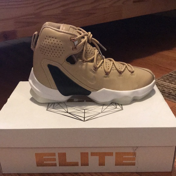 Lebron XIII Elite LB ‘Linen’ - Picture 2 of 5